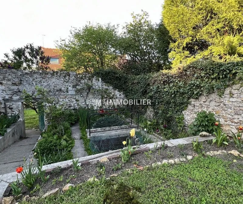 Maison rénovée avec jardin à Charly-sur-Marne à 5 min de la gare 