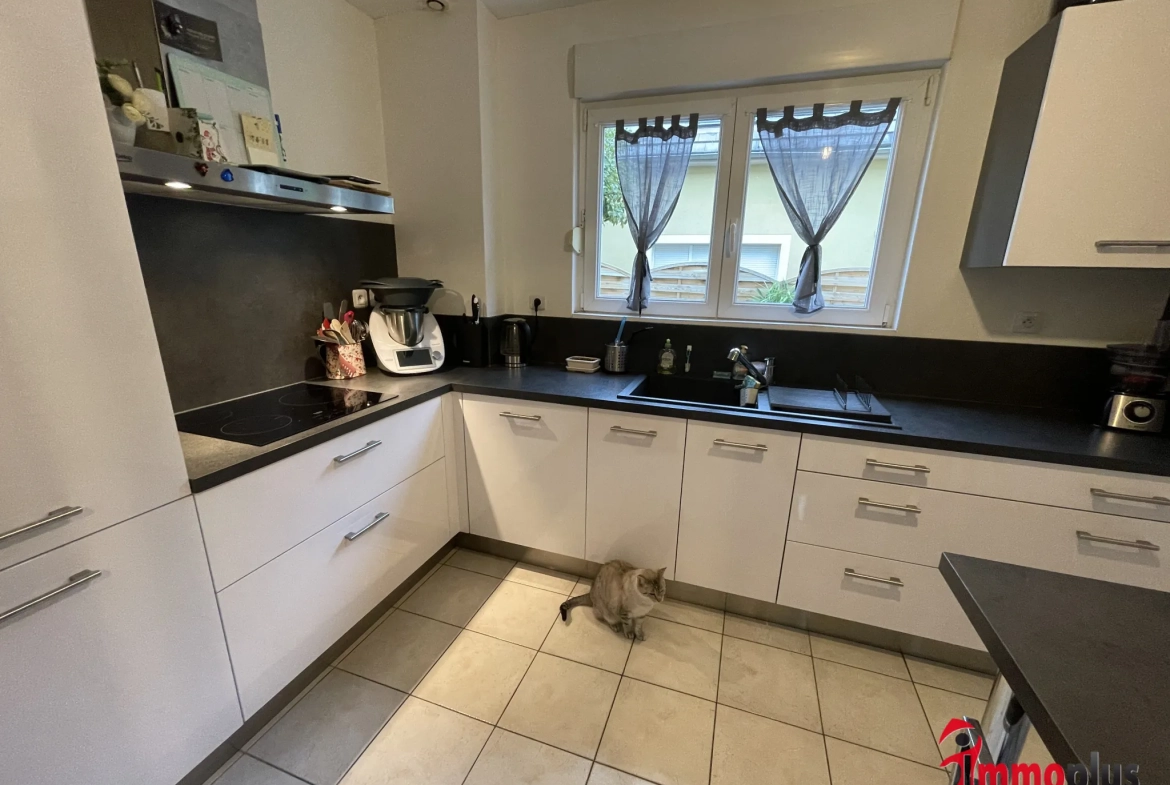 Maison mitoyenne à Pfastatt — 89,65 m², terrasse, jardin et parking privé 