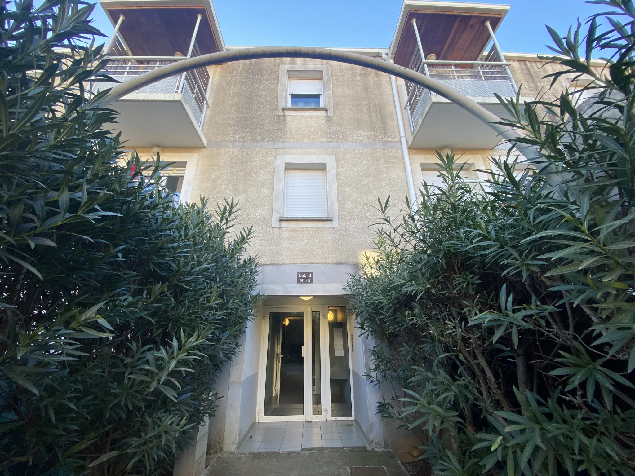 Appartement 3 pièces rénové de 56 m² à Lunel Nord avec balcon et parking 