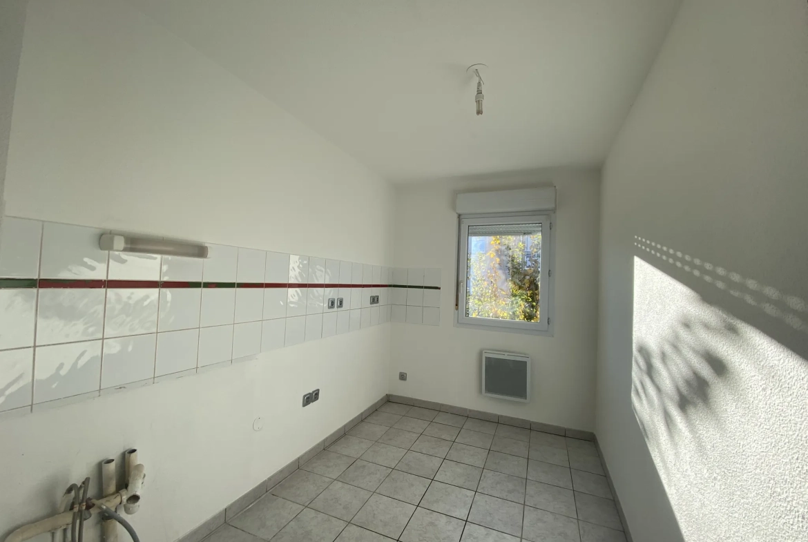 Appartement 3 pièces rénové de 56 m² à Lunel Nord avec balcon et parking 