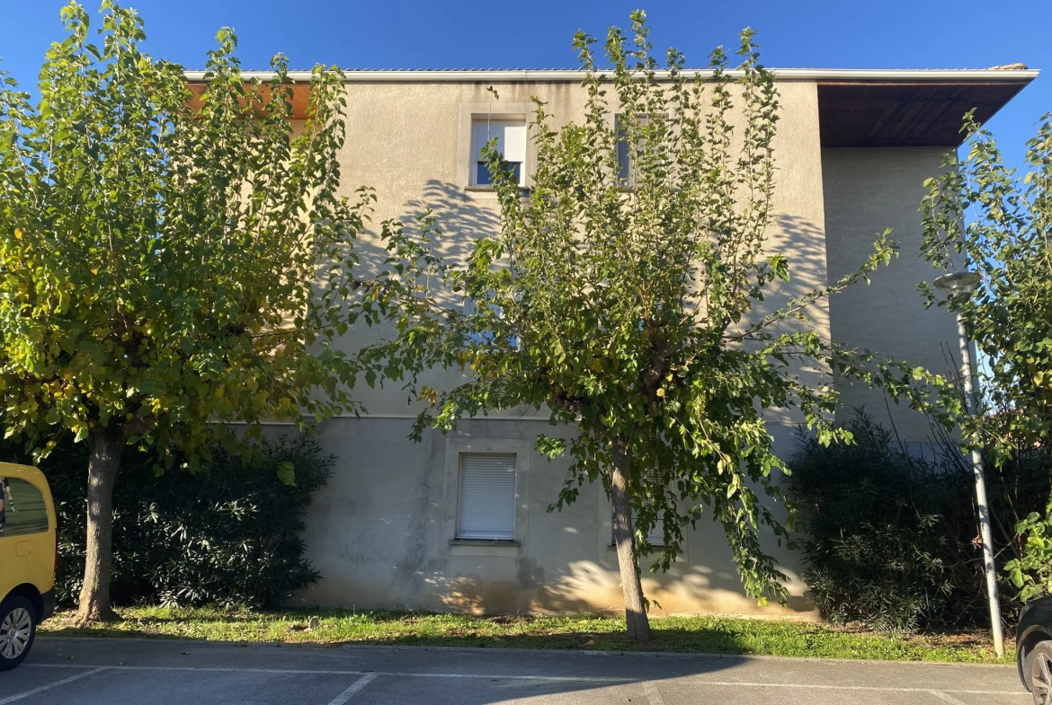 Appartement 3 pièces rénové de 56 m² à Lunel Nord avec balcon et parking 