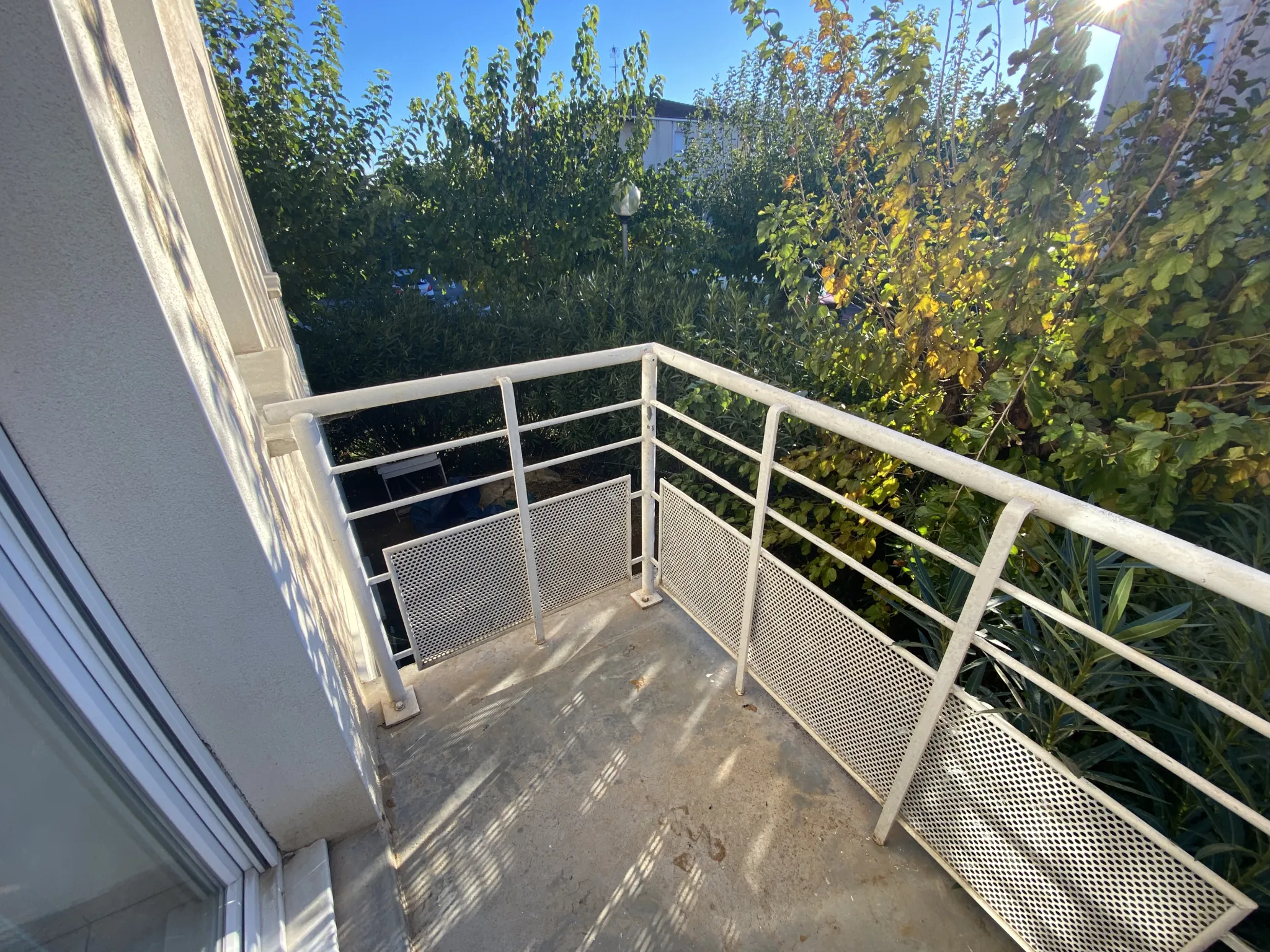 Appartement 3 pièces rénové de 56 m² à Lunel Nord avec balcon et parking 