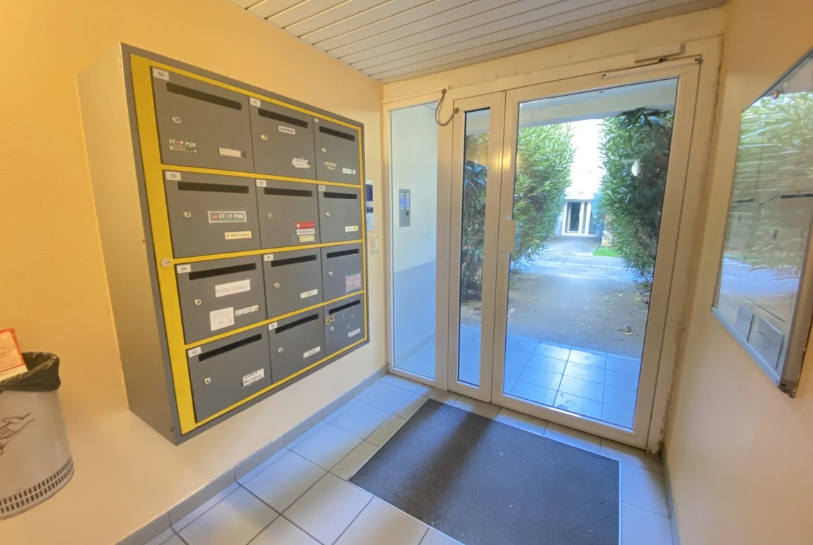 Appartement 3 pièces rénové de 56 m² à Lunel Nord avec balcon et parking 