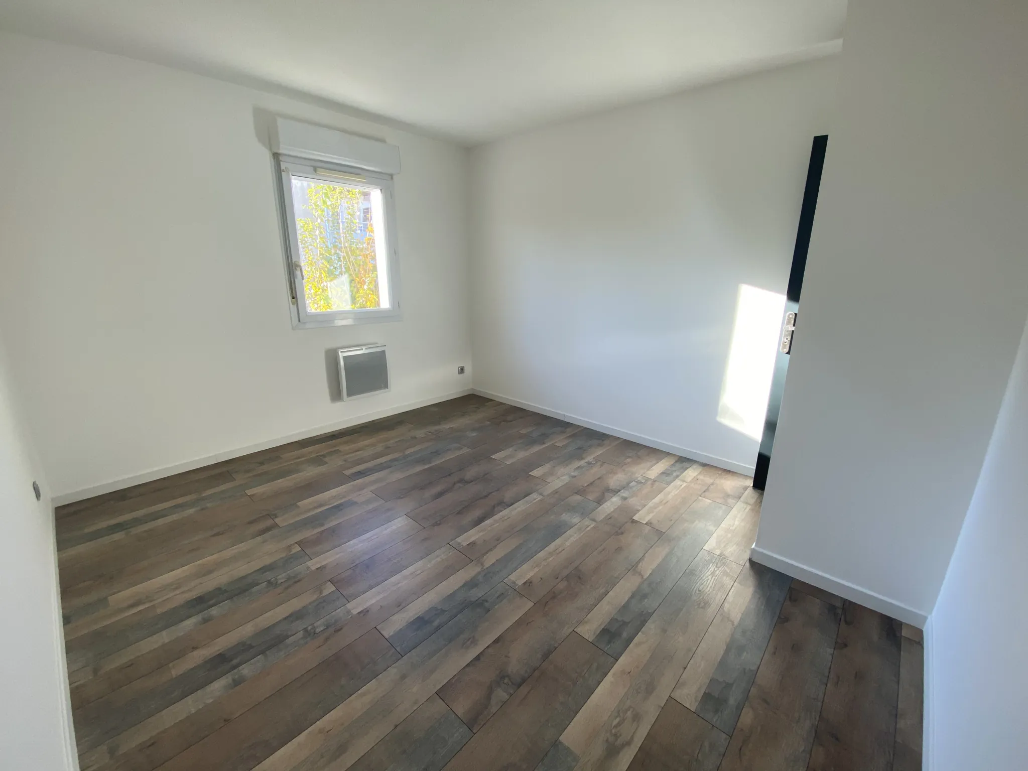 Appartement 3 pièces rénové de 56 m² à Lunel Nord avec balcon et parking 