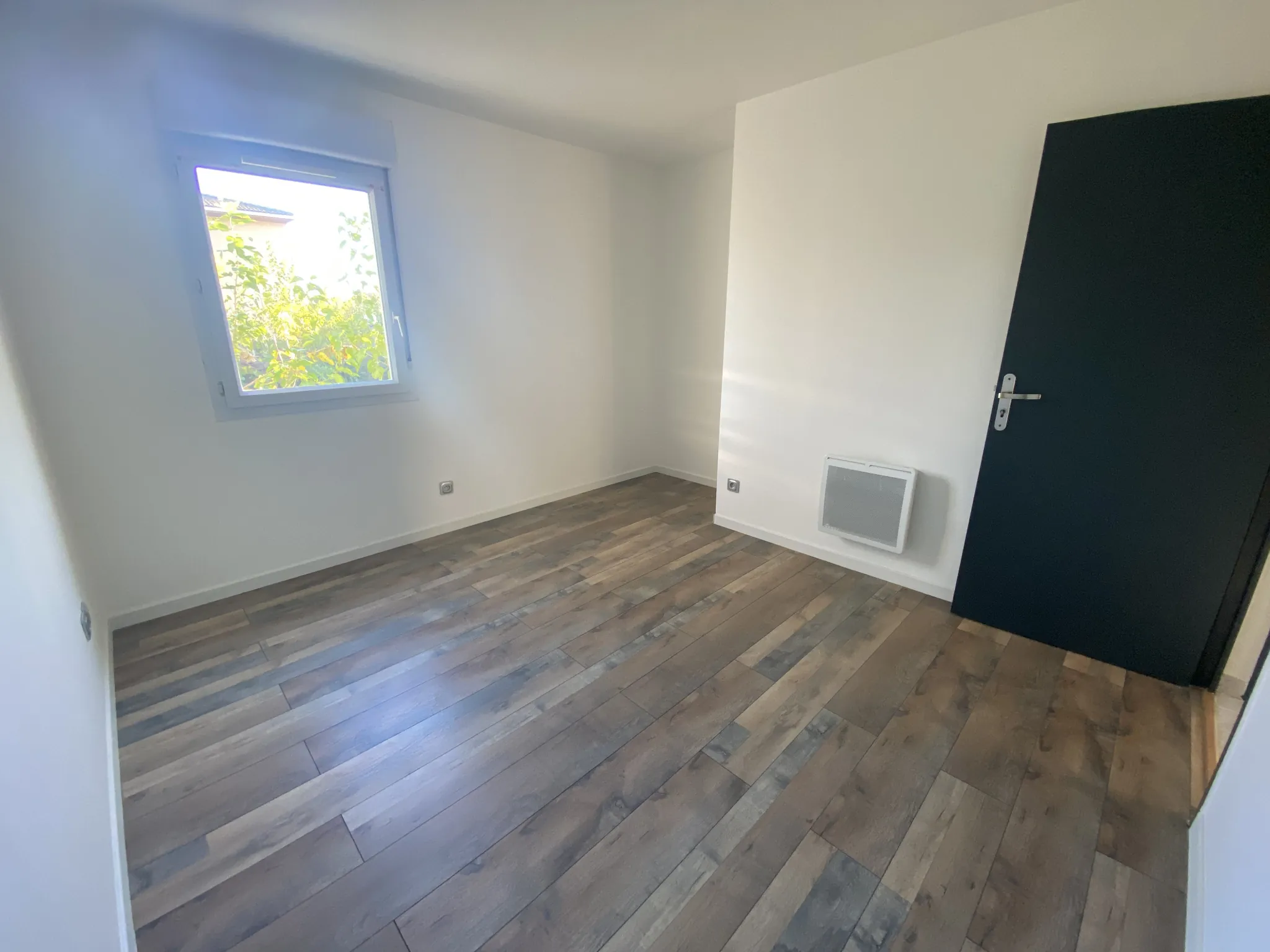 Appartement 3 pièces rénové de 56 m² à Lunel Nord avec balcon et parking 
