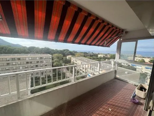 Achat appartement T4 à Marseille 8 avec balcon - Opportunité à 200 000 €