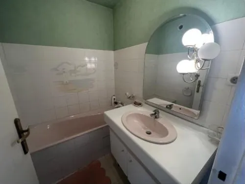 Achat appartement T4 à Marseille 8 avec balcon - Opportunité à 200 000 € 