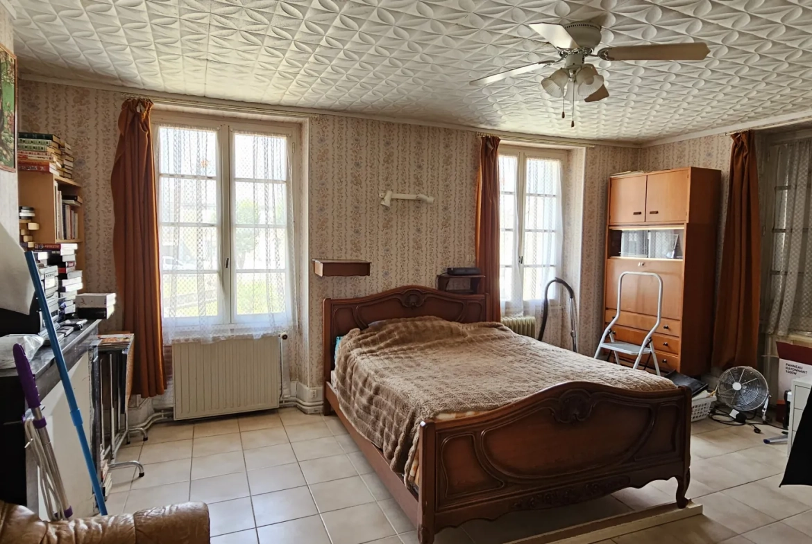 Maison de village à Méréville avec grand potentiel de rénovation et espace extérieur privé 