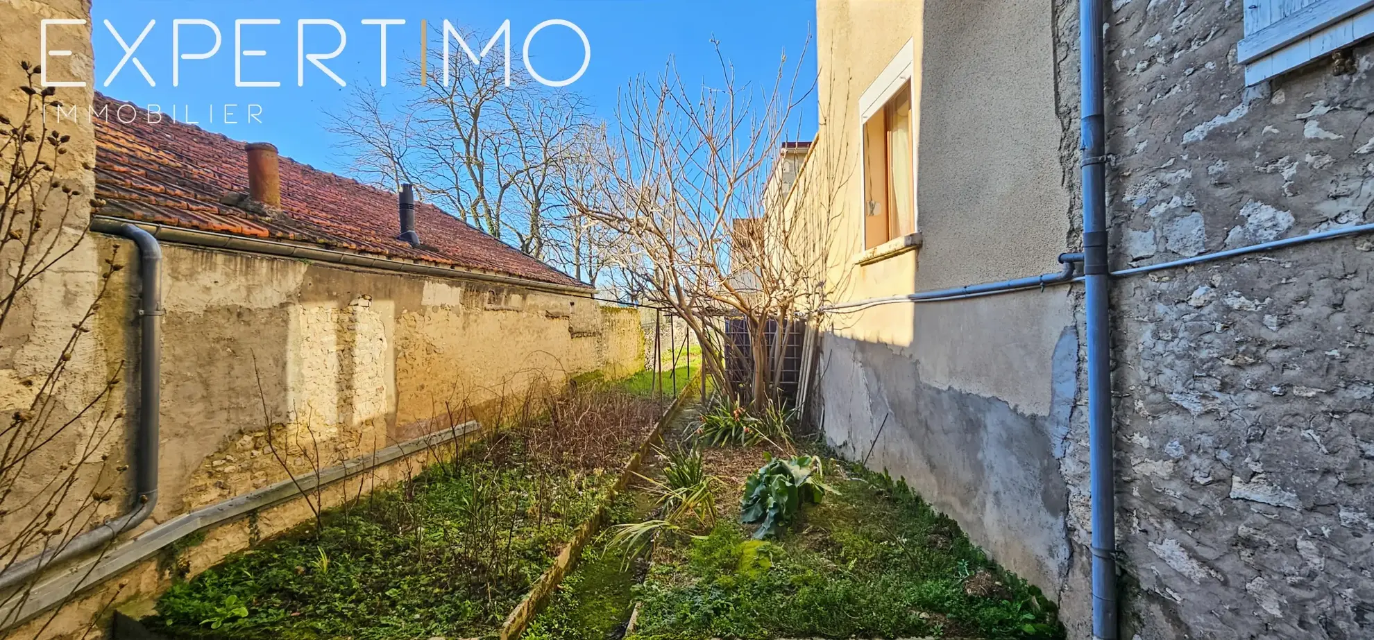 Maison de village à Méréville avec grand potentiel de rénovation et espace extérieur privé 
