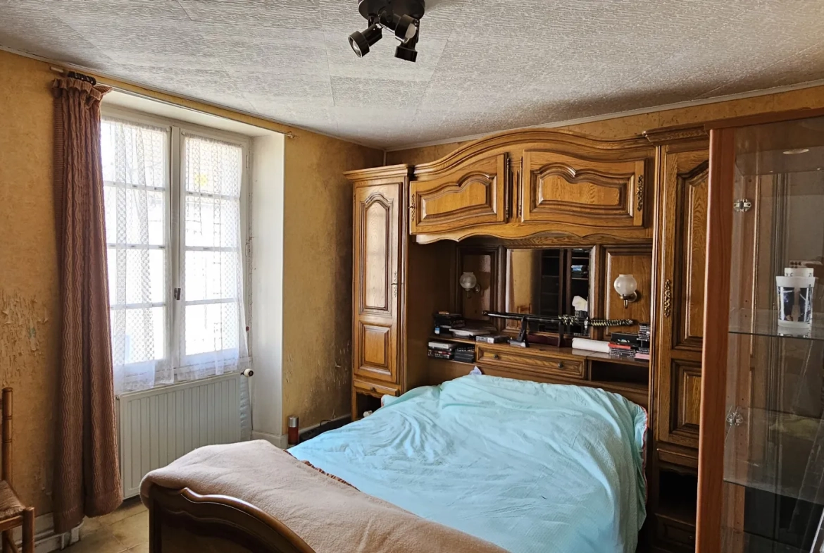 Maison de village à Méréville avec grand potentiel de rénovation et espace extérieur privé 