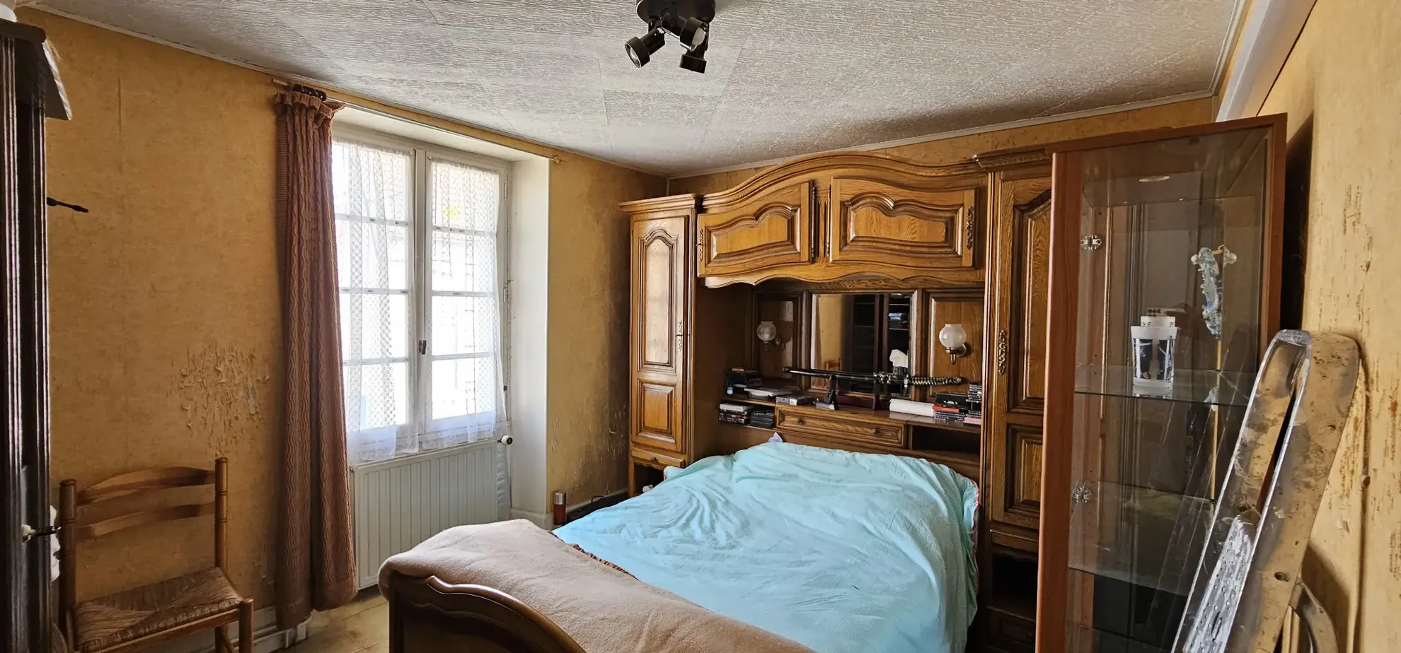 Maison de village à Méréville avec grand potentiel de rénovation et espace extérieur privé 