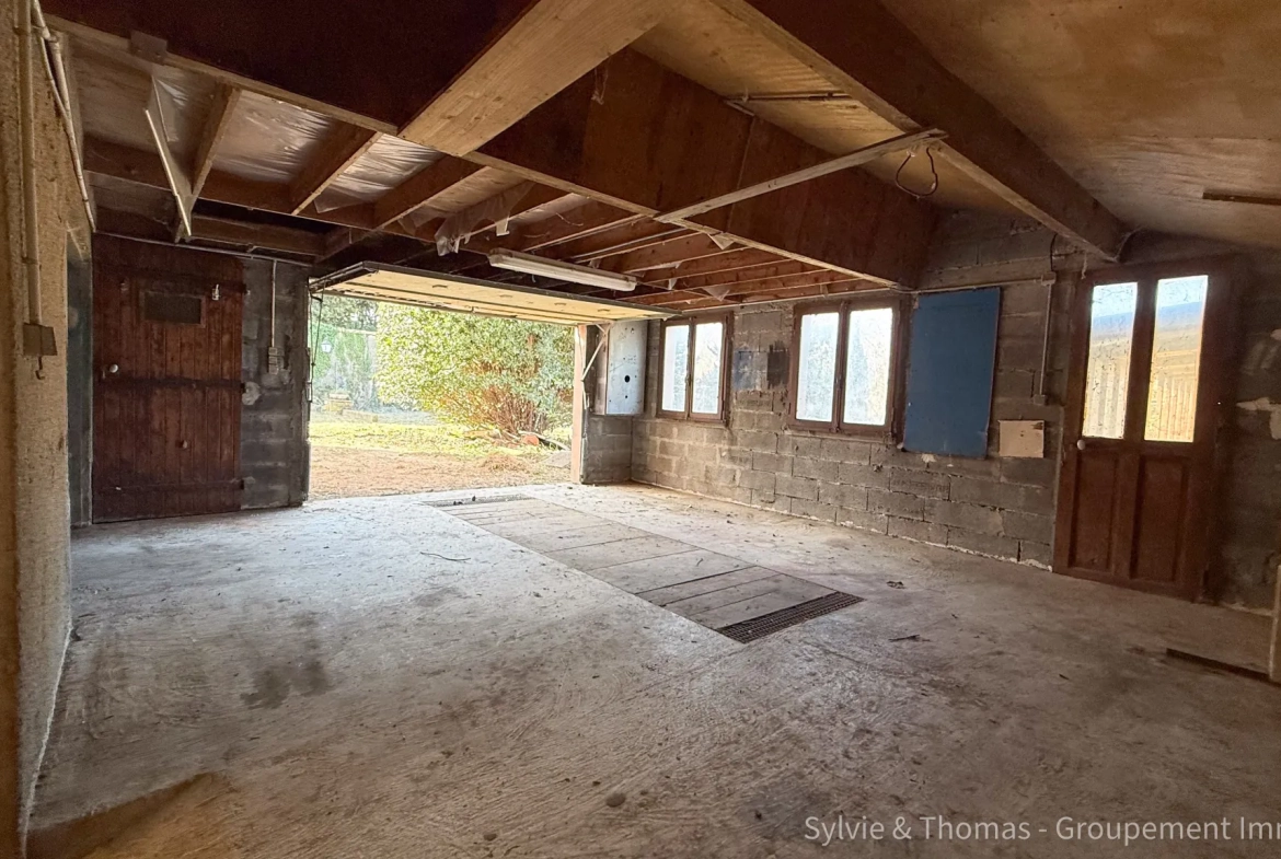 Maison de plain-pied à Caderousse avec dépendances et grand terrain de 4750 m² 