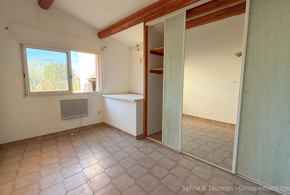 Maison de plain-pied à Caderousse avec dépendances et grand terrain de 4750 m² 