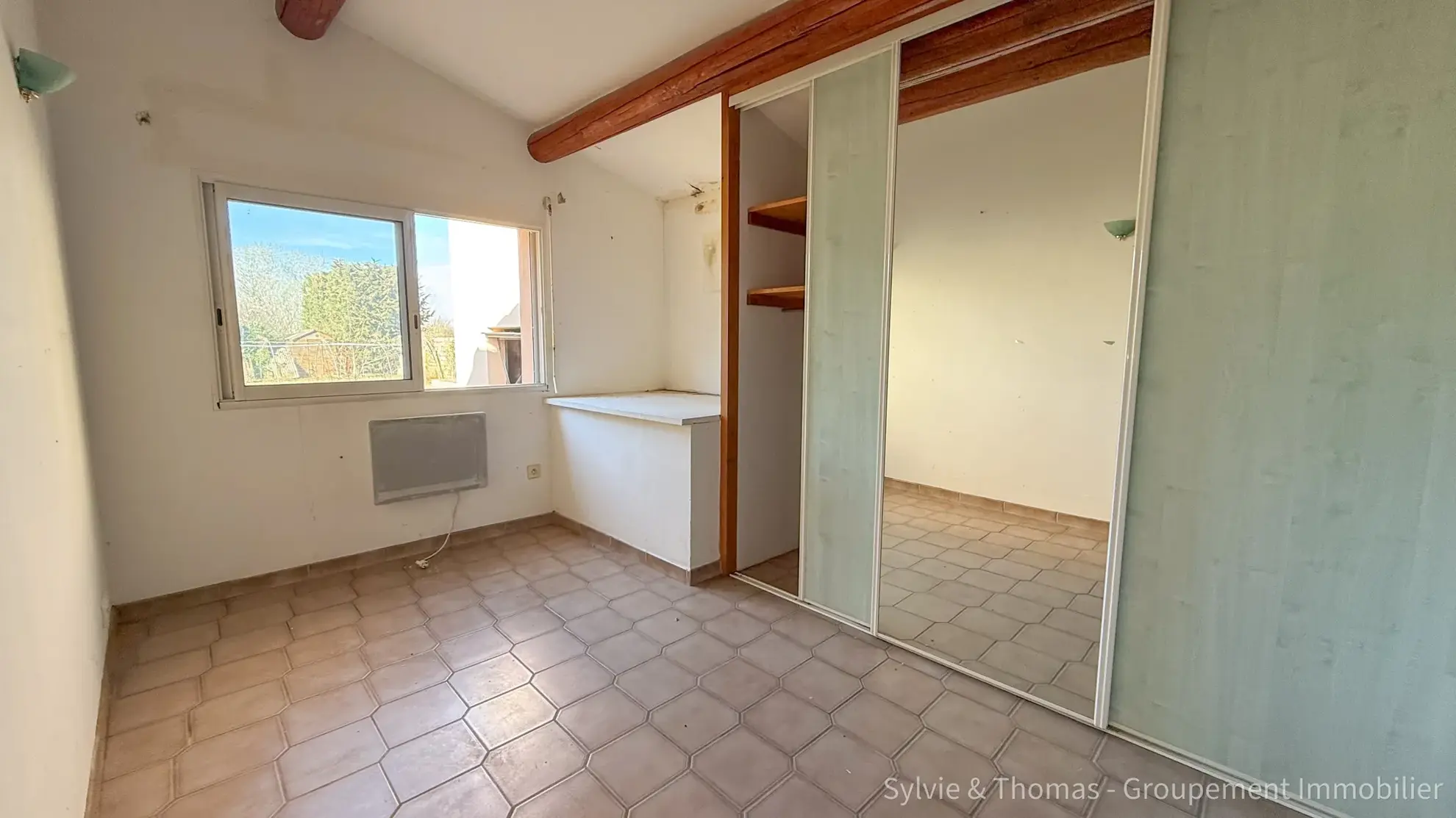 Maison de plain-pied à Caderousse avec dépendances et grand terrain de 4750 m² 