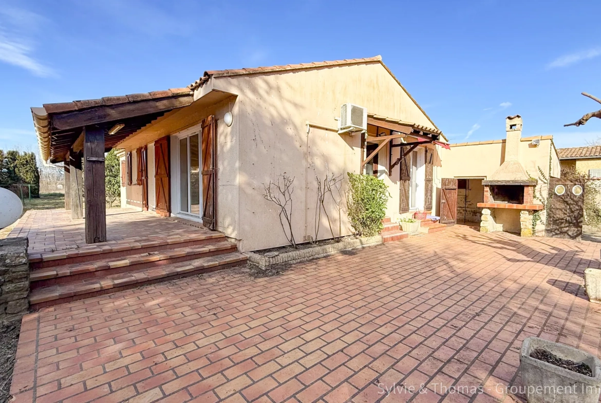 Maison de plain-pied à Caderousse avec dépendances et grand terrain de 4750 m² 