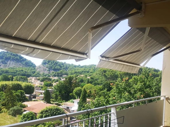 Appartement lumineux de 97 m² à Gardanne avec terrasse, garage et vue dégagée