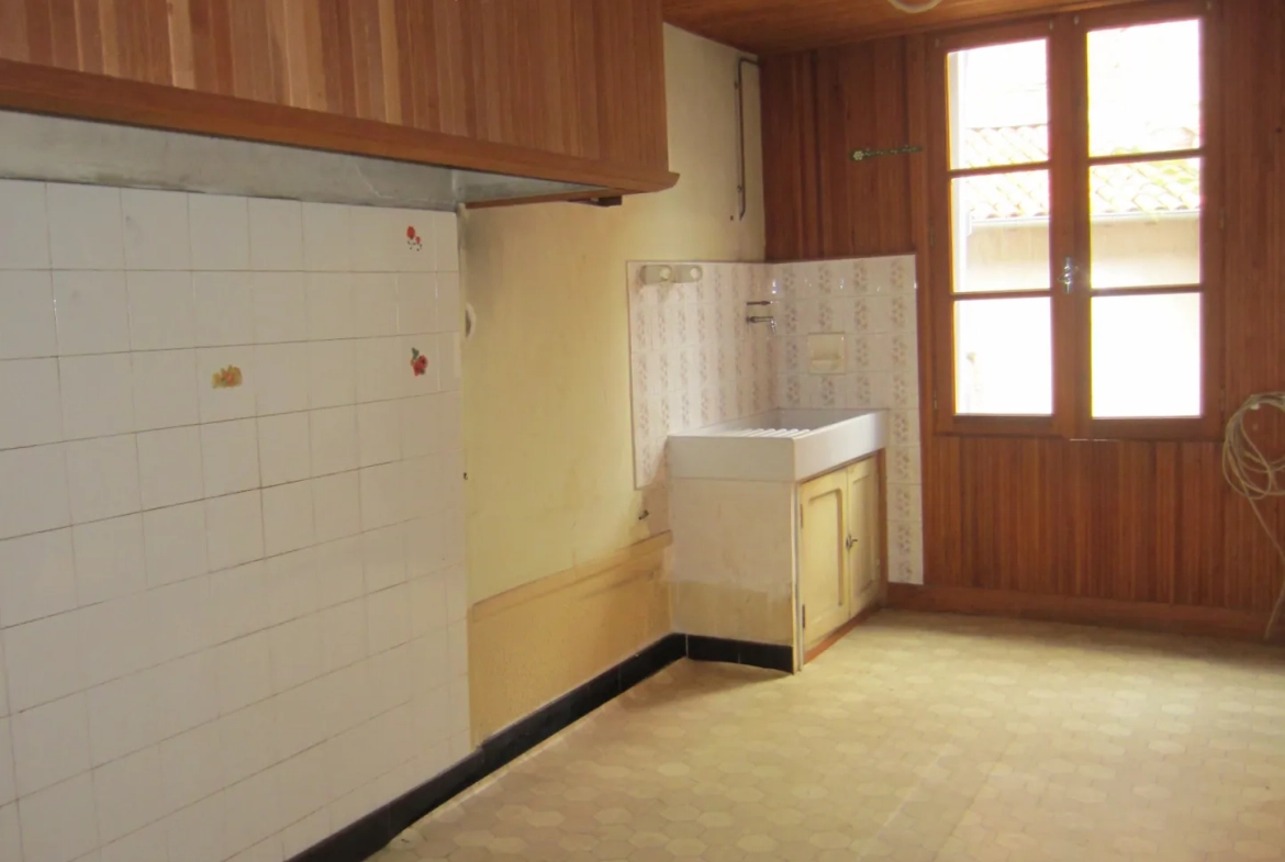 Maison médiévale avec colombages et potentiel de rénovation à Lezat sur le Léze 
