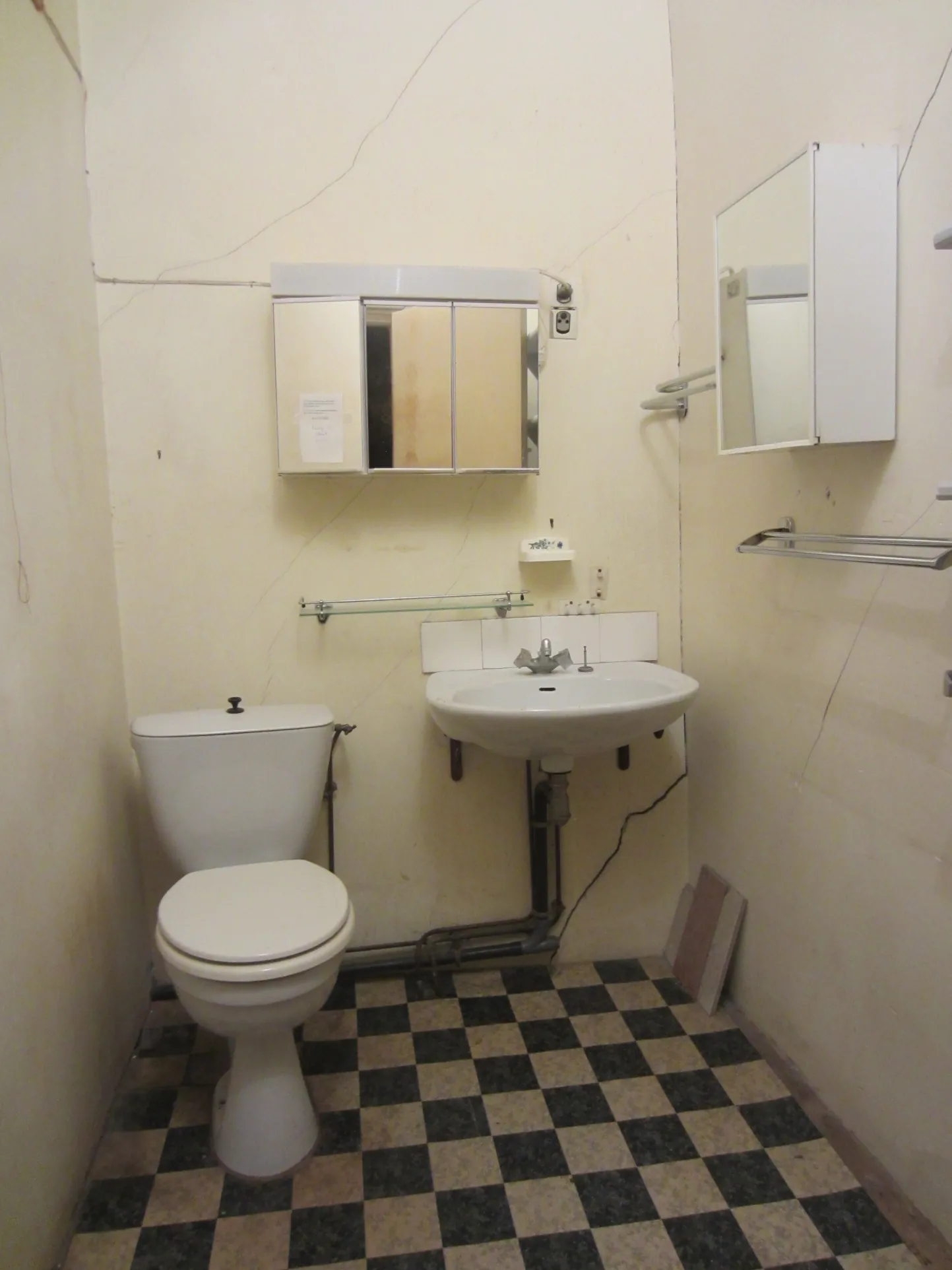 Maison médiévale avec colombages et potentiel de rénovation à Lezat sur le Léze 