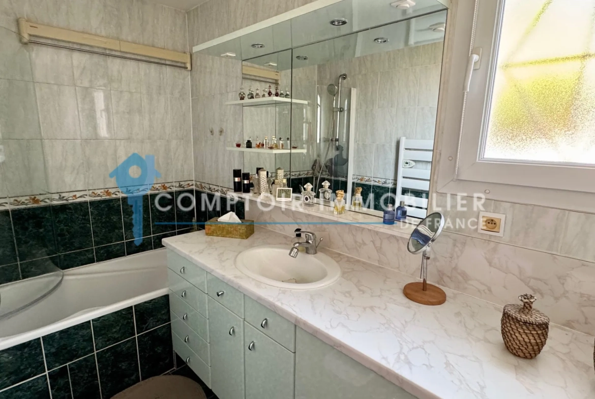 À vendre pavillon de 89 m² à Villabé, proche RER et écoles, jardin paysagé 