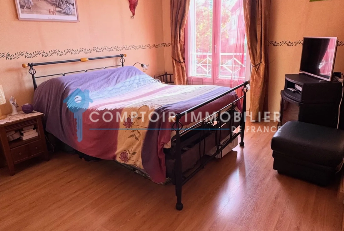 À vendre pavillon de 89 m² à Villabé, proche RER et écoles, jardin paysagé 