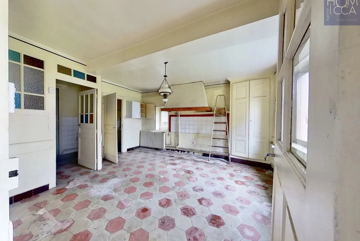 Maison à rénover de 155 m² avec terrain de 361 m² à Ternay – Potentiel élevé 