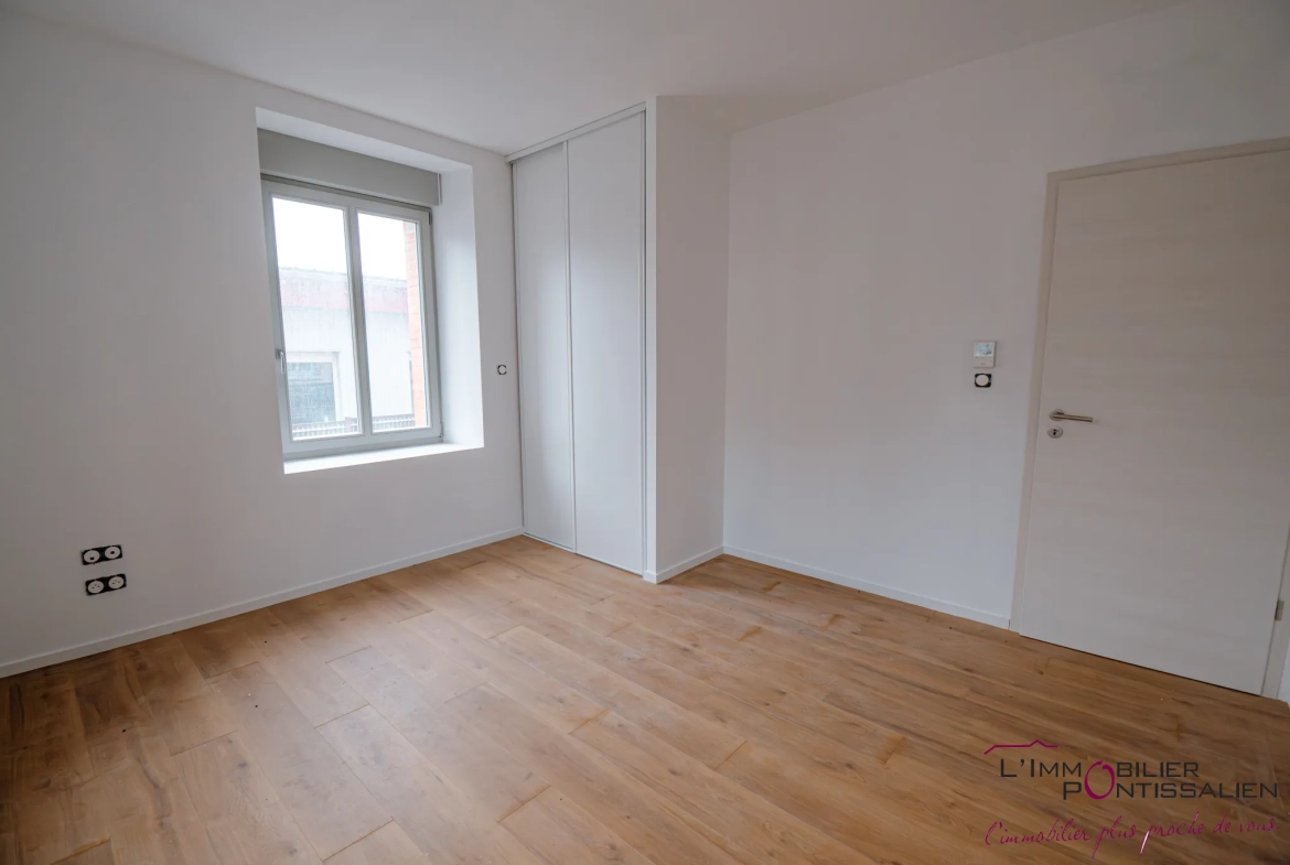 Appartement 2 pièces avec jardin et parking à La Cluse et Mijoux 