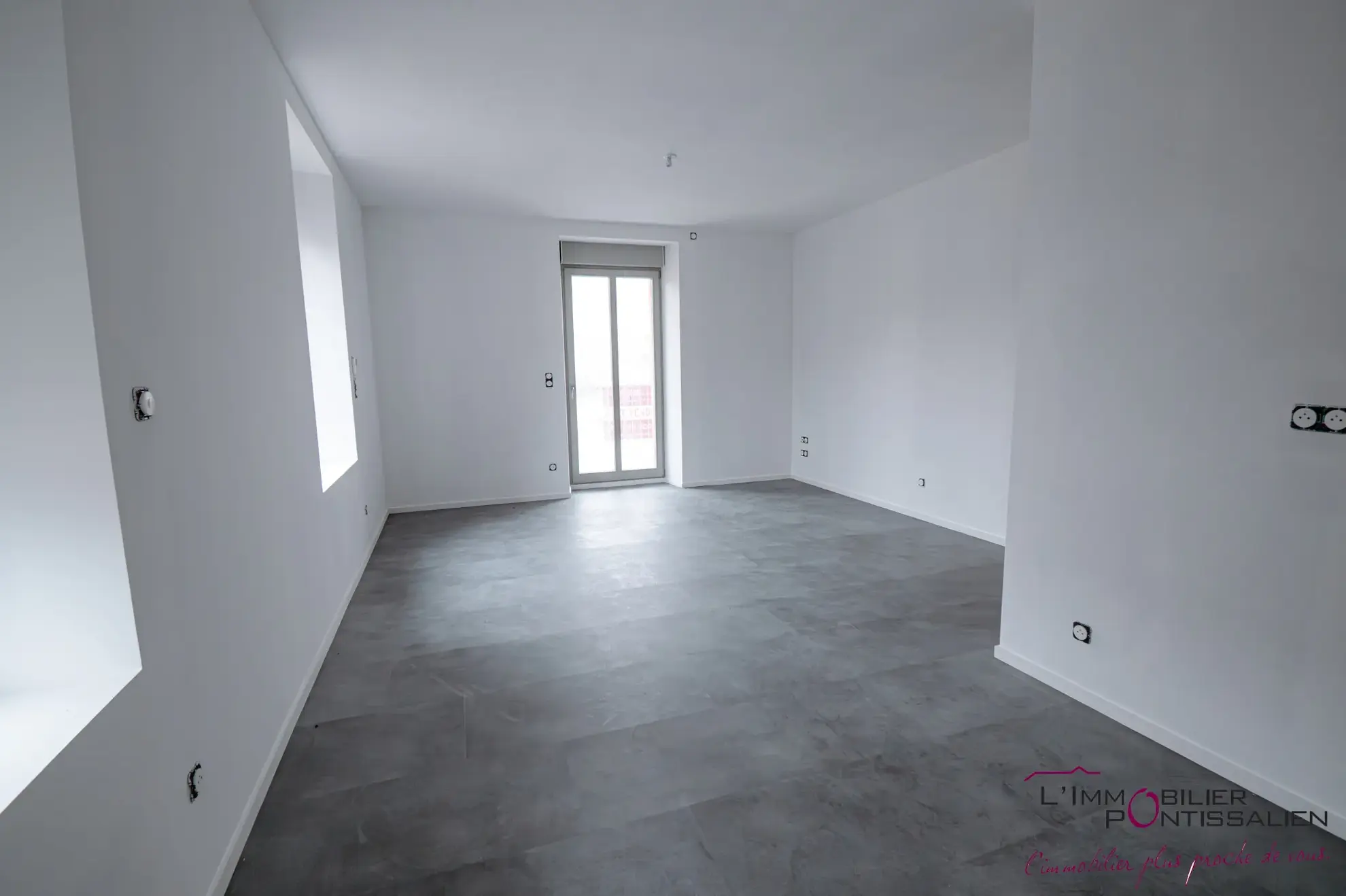 Appartement 2 pièces avec jardin et parking à La Cluse et Mijoux 