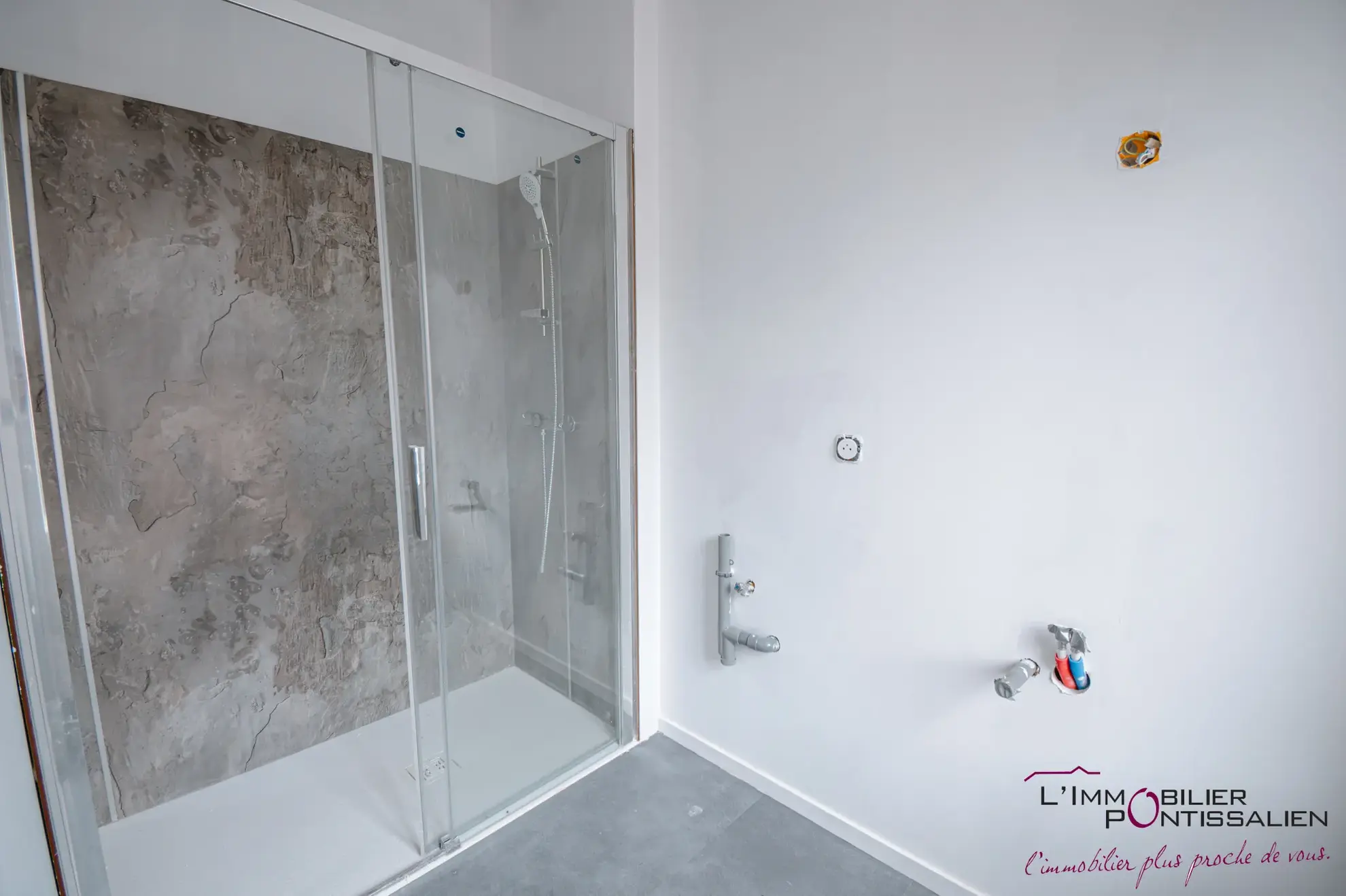 Appartement 2 pièces avec jardin et parking à La Cluse et Mijoux 