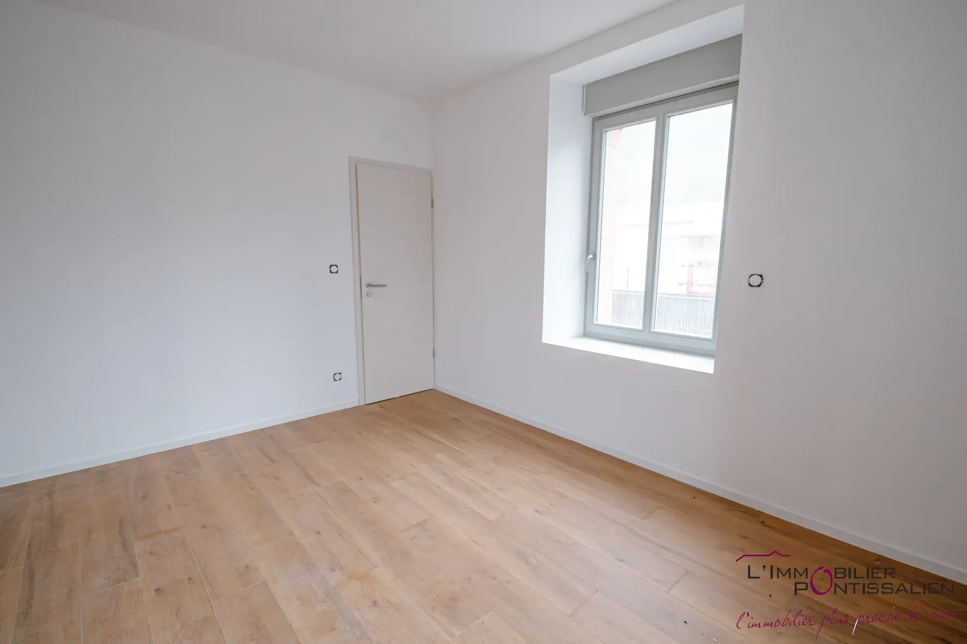 Appartement 2 pièces avec jardin et parking à La Cluse et Mijoux 