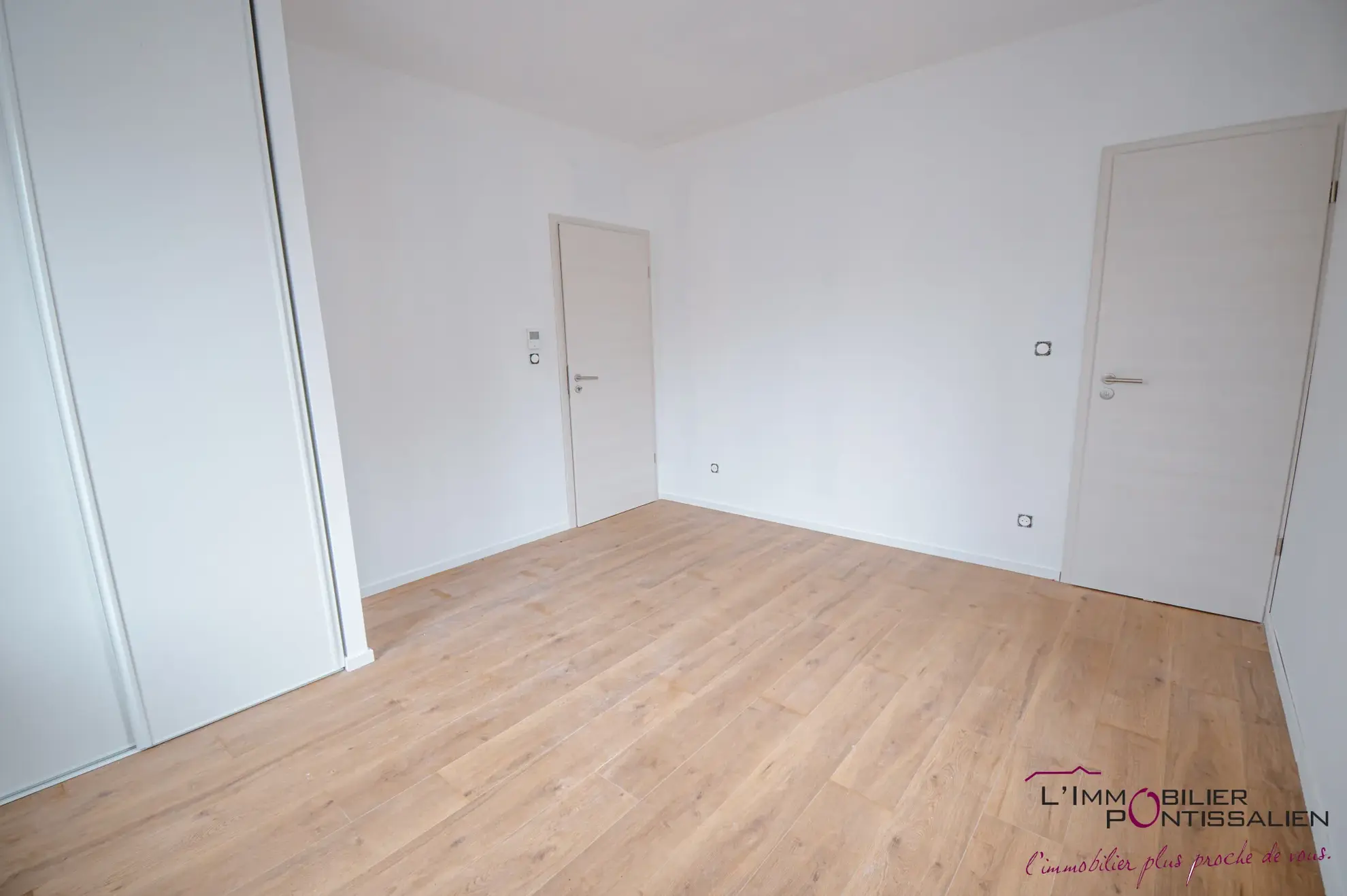 Appartement 2 pièces avec jardin et parking à La Cluse et Mijoux 