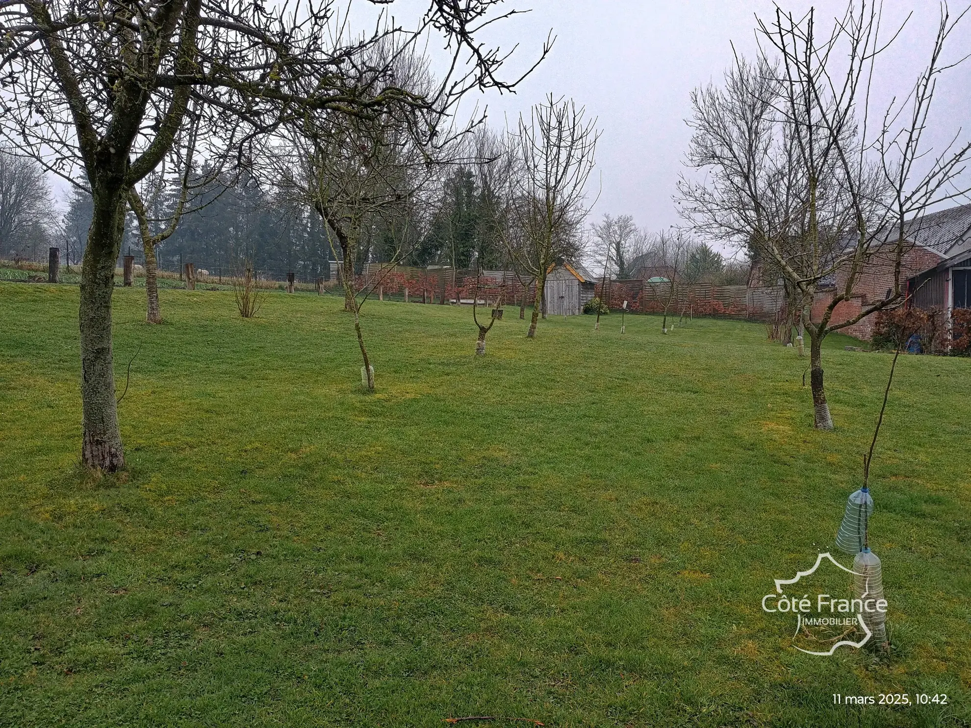 Maison individuelle avec terrain arboré et dépendances à Marfontaine, Aisne 