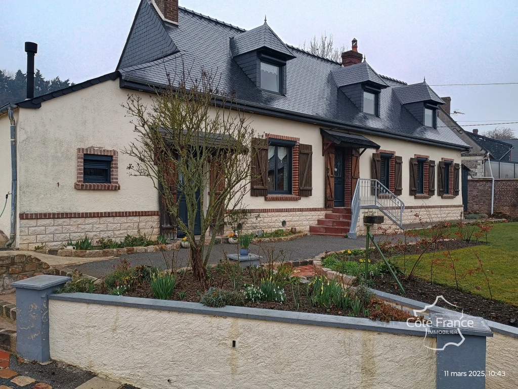 Maison individuelle avec terrain arboré et dépendances à Marfontaine, Aisne