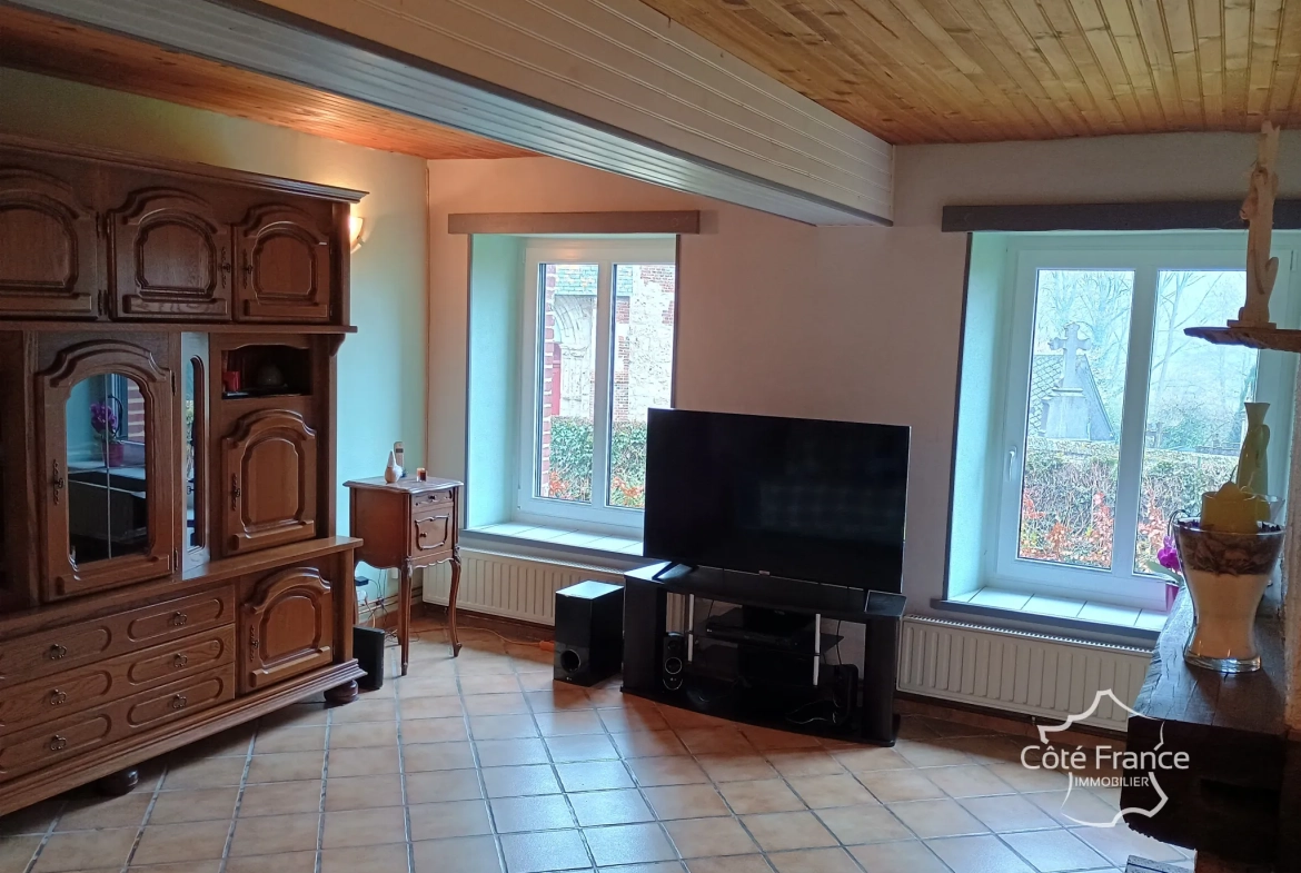 Maison individuelle avec terrain arboré et dépendances à Marfontaine, Aisne 
