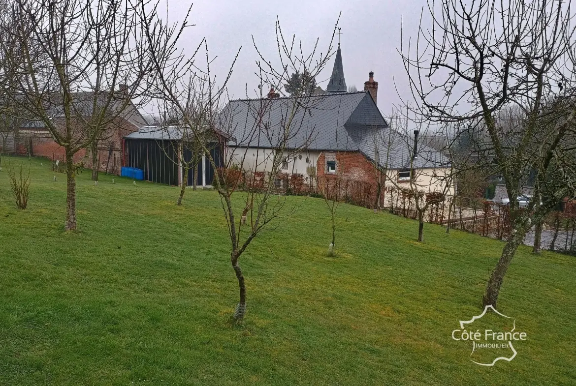 Maison individuelle avec terrain arboré et dépendances à Marfontaine, Aisne 