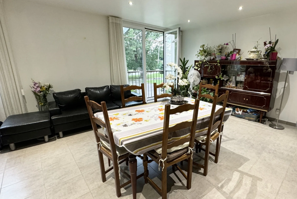 Appartement rénové de 65 m² à Saint Martin d'Hères avec balcon et garage en option 