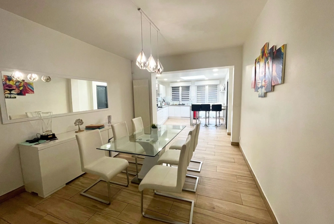 Maison 5 pièces à Roubaix avec jardin, garage et terrasse – secteur recherché 