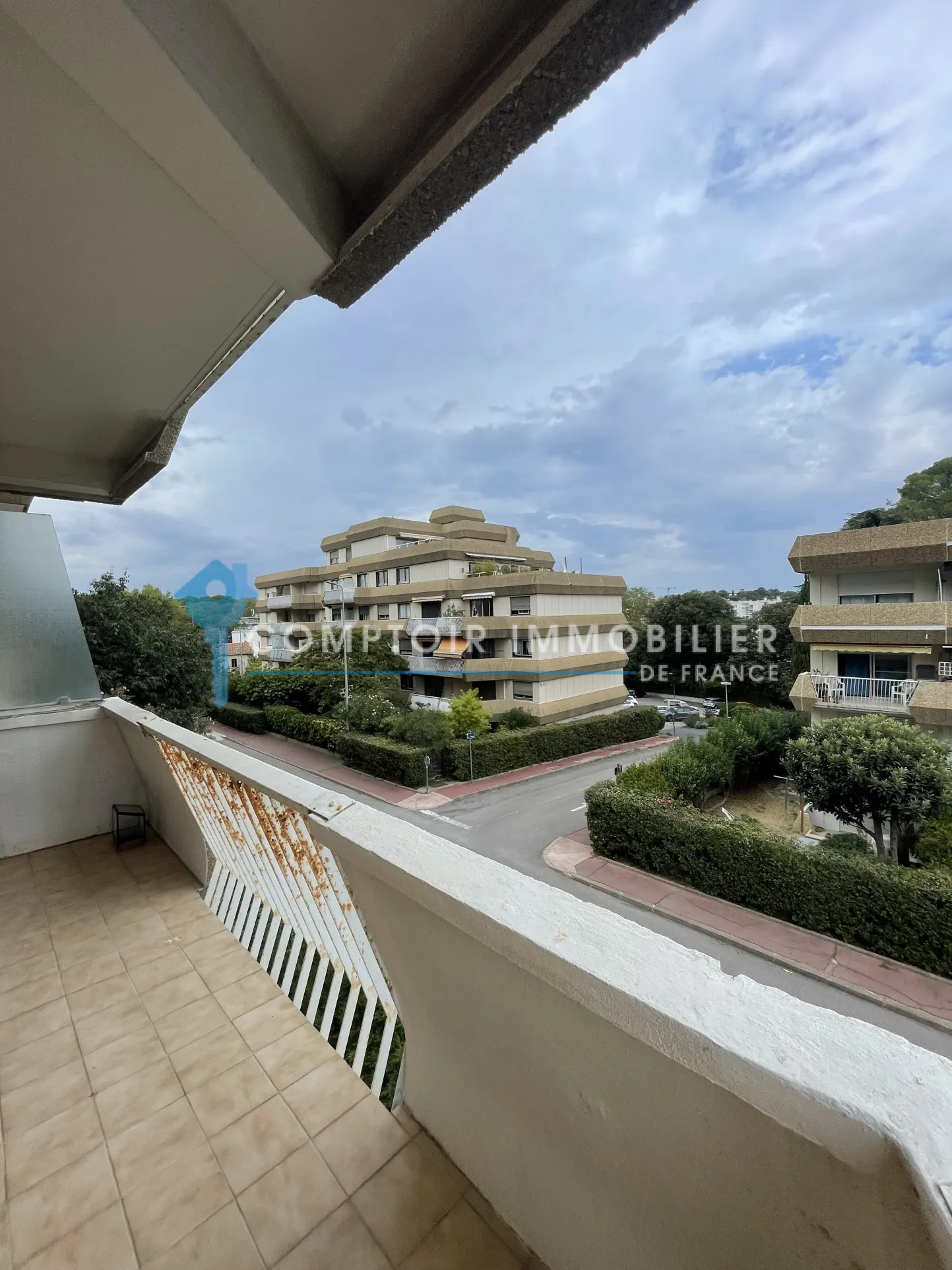 Appartements T2 à vendre à Montpellier dans résidence avec piscine et parking 