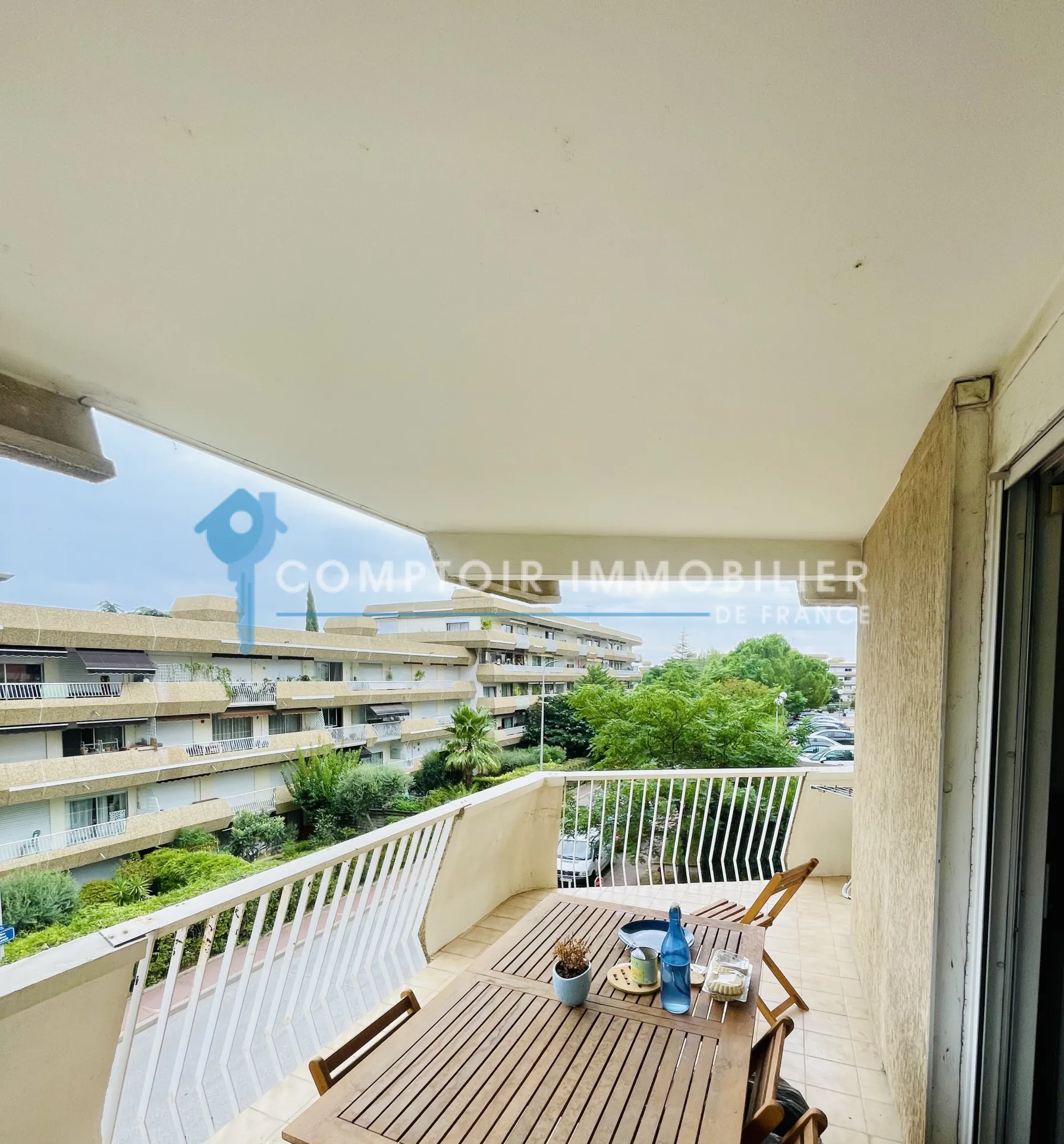 Appartements T2 à vendre à Montpellier dans résidence avec piscine et parking 