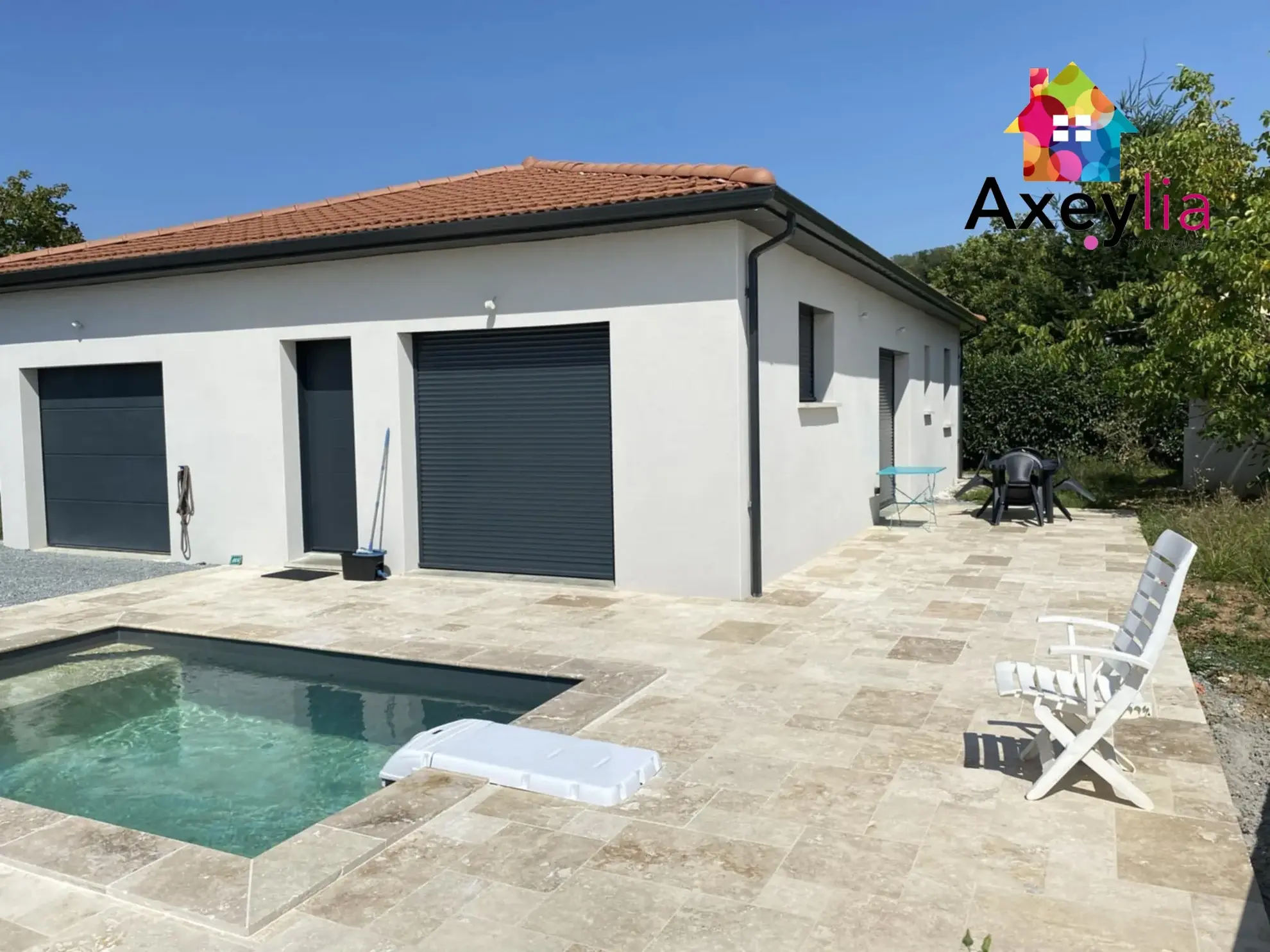 Maison neuve de 2024 avec piscine, 3 chambres, à Charlieu, secteur calme 