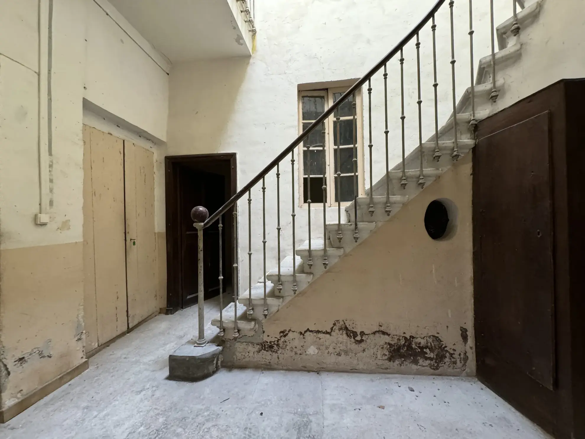 Duplex de charme de 150 m² à Sommières avec jardin et parking au cœur de l’hyper-centre 