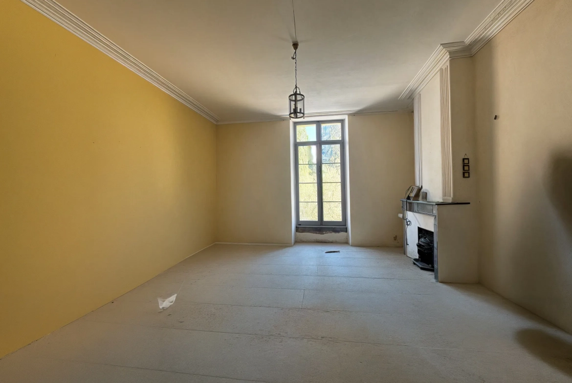 Duplex de charme de 150 m² à Sommières avec jardin et parking au cœur de l’hyper-centre 