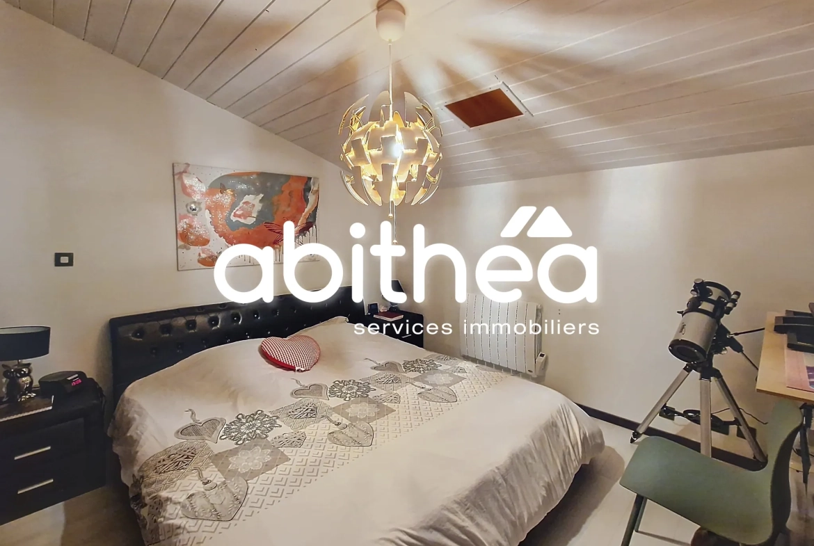 Charentaise rénovée de 117 m² avec 3 chambres, jardin et garage à Annepont 