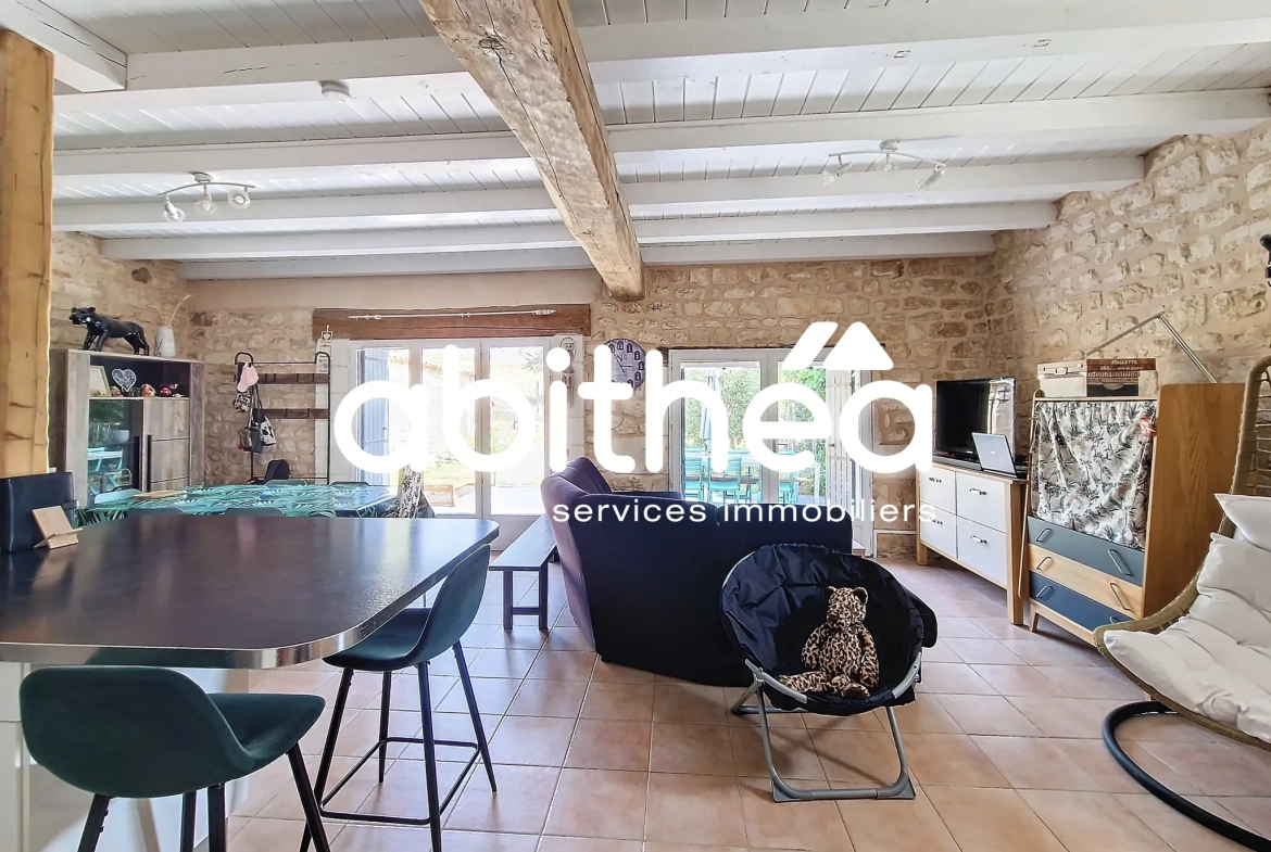 Charentaise rénovée de 117 m² avec 3 chambres, jardin et garage à Annepont 