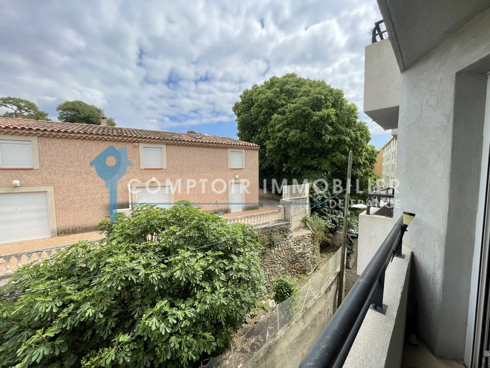 Appartement T3 à Marseille 13004 avec balcon, parking privé et vue sur parc 