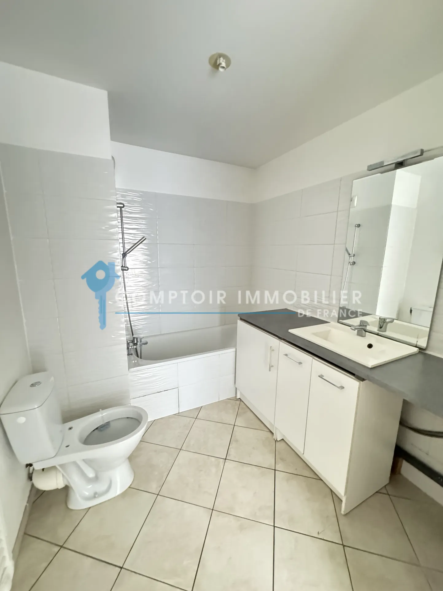 Appartement T3 à Marseille 13004 avec balcon, parking privé et vue sur parc 