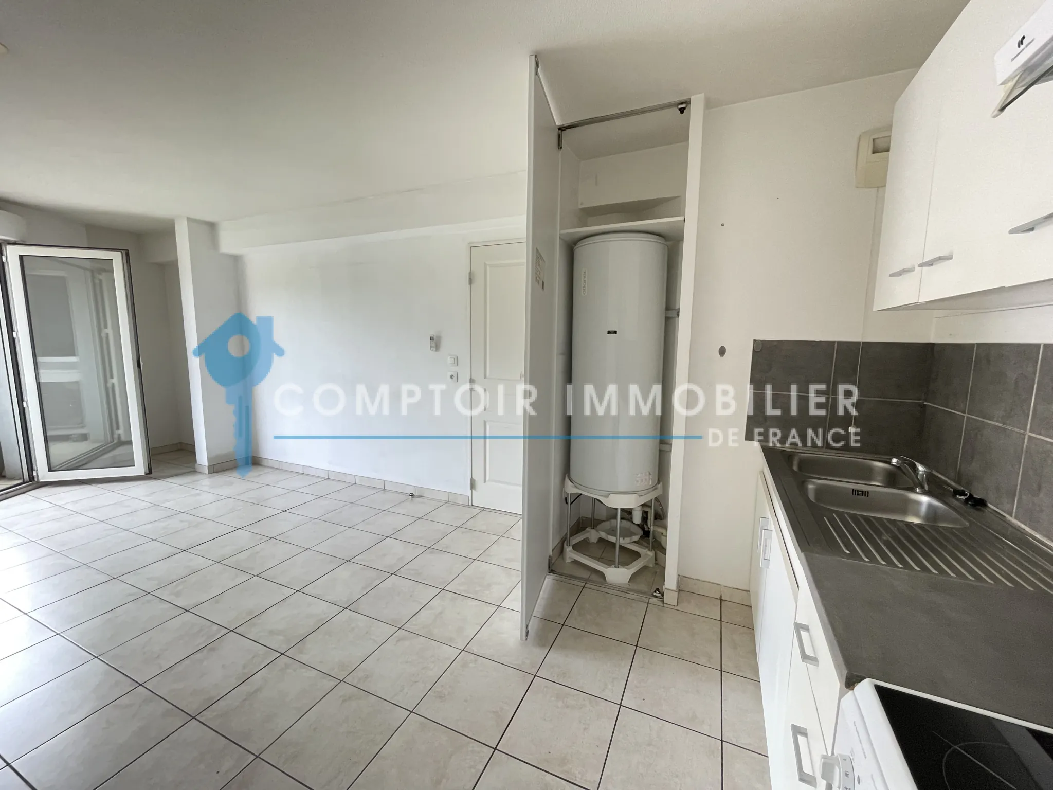 Appartement T3 à Marseille 13004 avec balcon, parking privé et vue sur parc 
