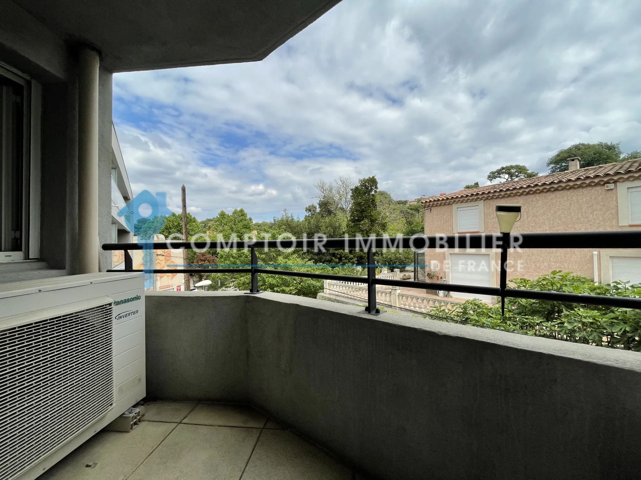 Appartement T3 à Marseille 13004 avec balcon, parking privé et vue sur parc 