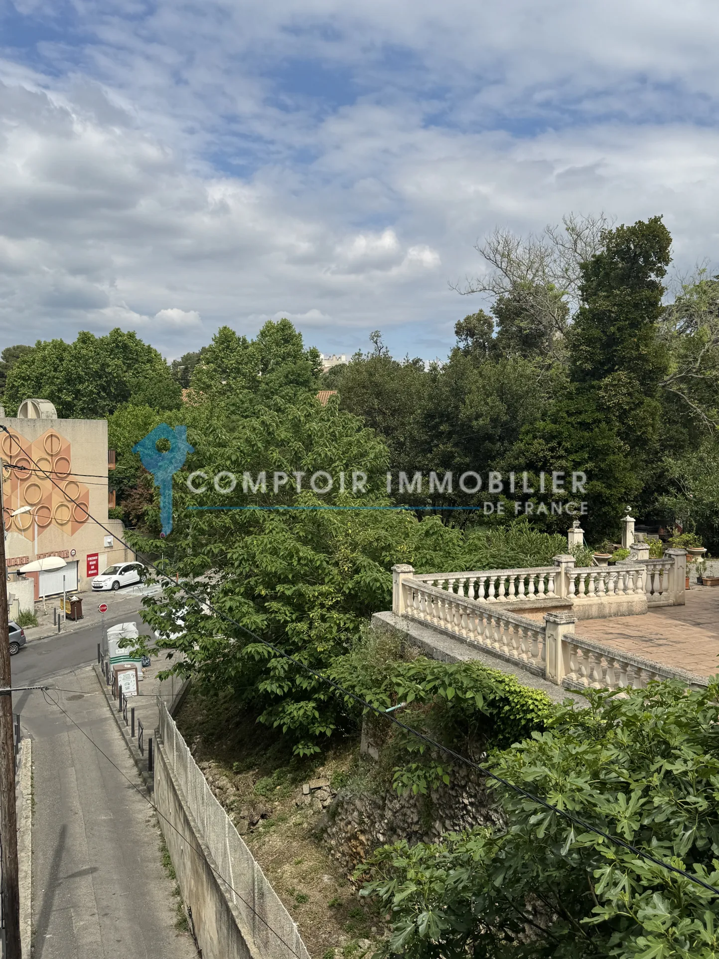 Appartement T3 à Marseille 13004 avec balcon, parking privé et vue sur parc 