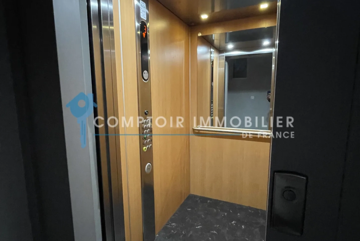 Appartement T3 à Marseille 13004 avec balcon, parking privé et vue sur parc 