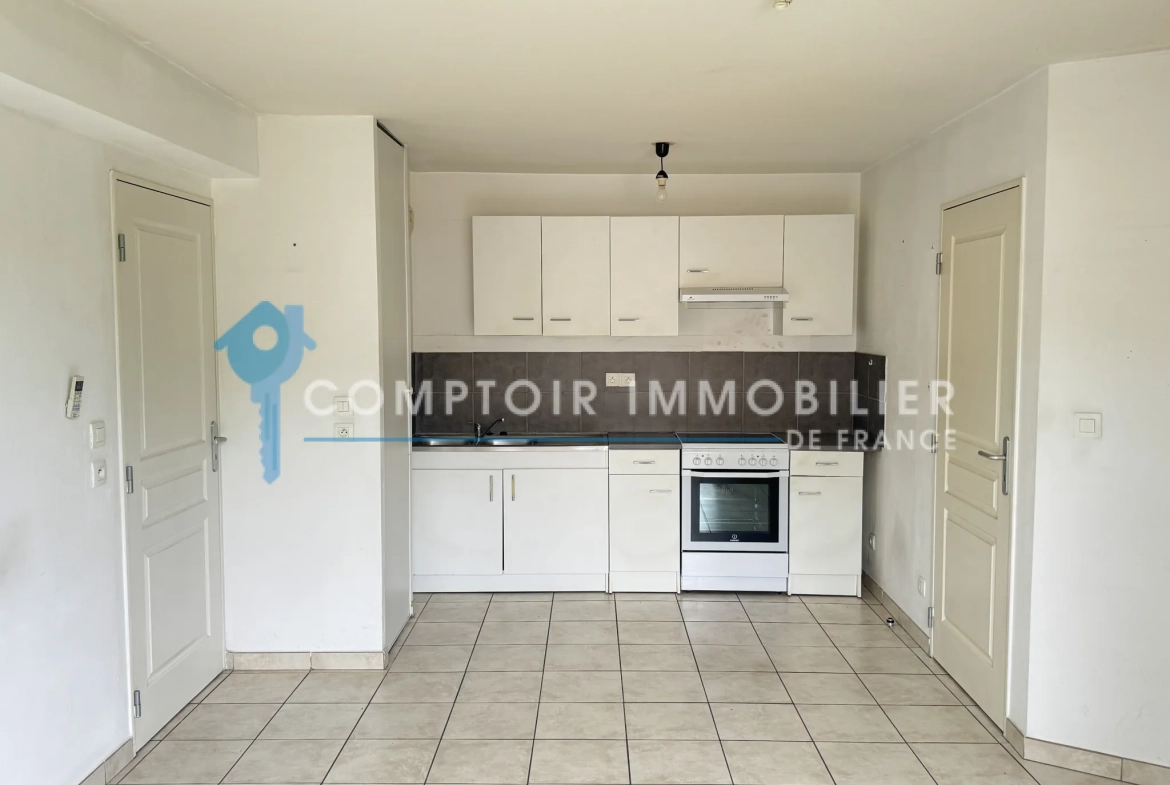 Appartement T3 à Marseille 13004 avec balcon, parking privé et vue sur parc 